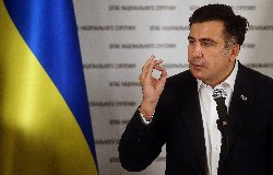 Саакашвили после проверки публично уволил своего советника Резника и попросил правоохранителей заняться им. ВИДЕО