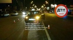 В Киеве Volkswagen Touareg сбил женщину-пешехода