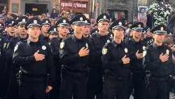 У Львові з патрульної поліції звільнили 18 осіб