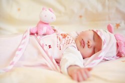 Должен ли новорожденный спать в тишине – мнение ученых