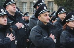 Днепропетровских полицейских поймали на взятке