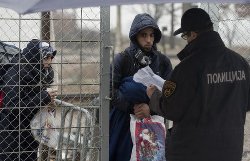 Европа закрывает границы для беженцев теперь уже в Македонии