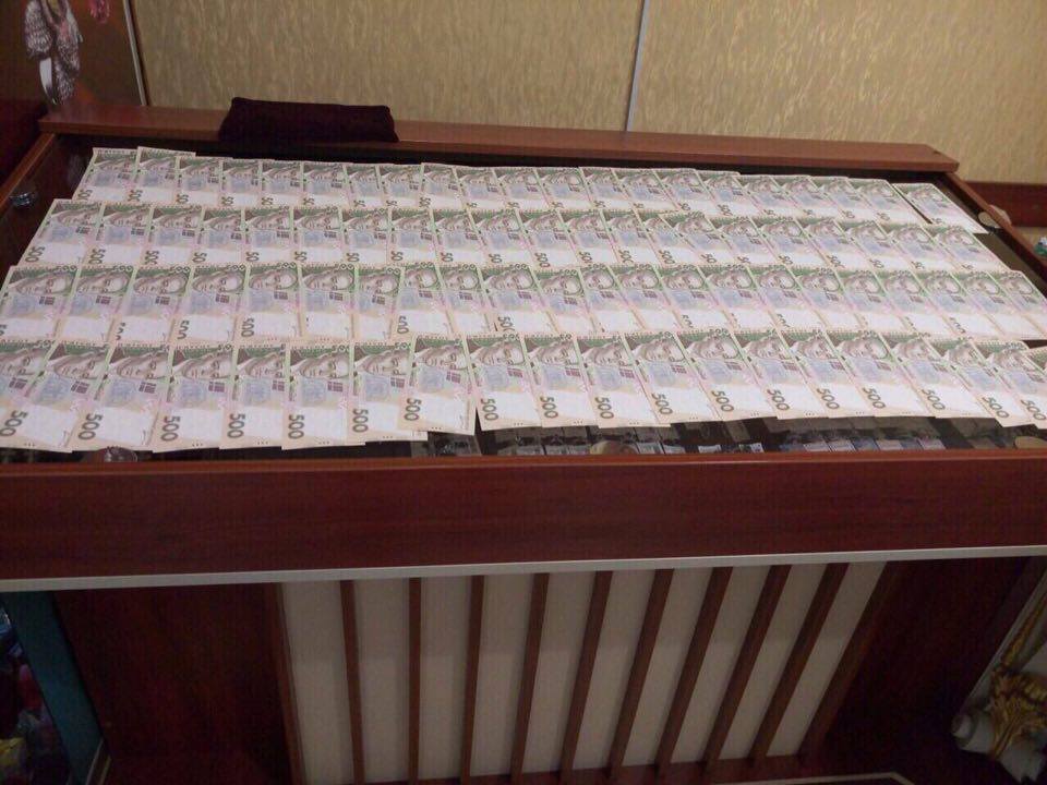 Начальника відділу прокуратури Кіровоградської області затримали на хабарі в 3,3 тис. дол.