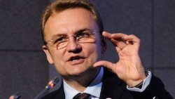 Садовой заявил, что Кабмин Яценюка должен уйти в отставку