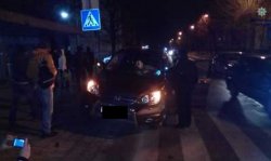 ДТП во Львове: пьяный водитель въехал в автобусную остановку