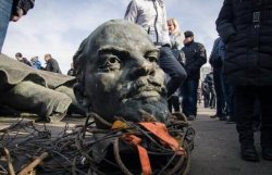 На Харьковщине продолжается борьба с призраками коммунизма (ВИДЕО)
