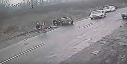 Шокирующее ДТП на Закарпатье: мужчина спас ребенка из-под колес автомобиля