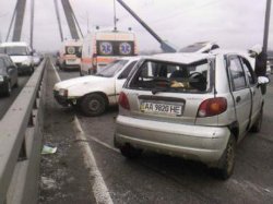 Масштабная авария стала причиной большой пробки в Киеве