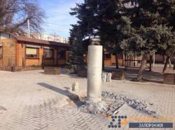 В Запорожской области снесли памятник великому Кобзарю