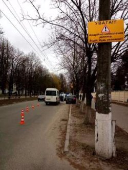 На Киевщине микроавтобус протаранил автомобиль, пострадали дети