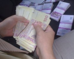 Прокурори за 12 місяців наловили корупціонерів на 3 млрд грн