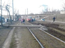 В Харькове трамвай сошел с рельсов