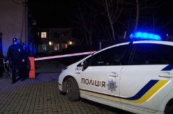 ДТП в Херсоне: водитель легковушки сбил полицейского и протаранил автобус