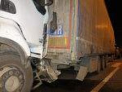 Под Киевом грузовик спровоцировал тройное ДТП