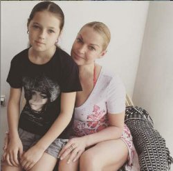 Дочь Волочковой вслед за мамой покоряет Инстаграм