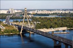 В Киеве на Московском мосту ограничат движение