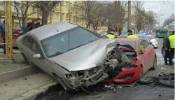 «Голливудское» ДТП в Одессе: всмятку разбились четыре дорогие иномарки