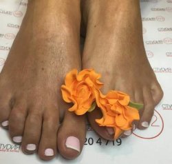 Дана Борисова огорчила фанатов снимком своих ног