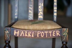 ﻿ Стул автора Гарри Поттера выставили на аукцион