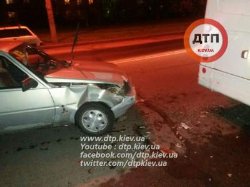 В Киеве пьяный водитель протаранил маршрутку