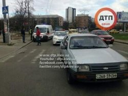 В Киеве иномарка сбила мужчину на пешеходном переходе