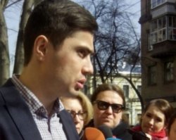 Фірсов позивається до ЦВК та партії Порошенка