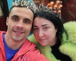 Лолита Милявская порадовала фанатов новым селфи с мужем Лолита Милявская порадовала фанатов новым селфи с мужем