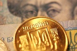 Эксперты и аналитики констатируют периодические колебания украинской валюты