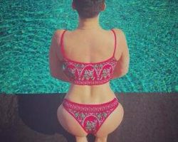 Даша Астафьева поделилась пикантным снимком в необычном купальнике