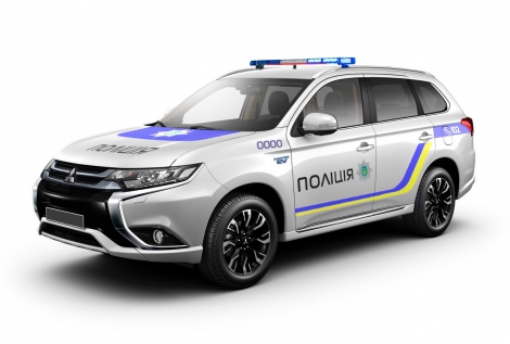 Автопарк украинской полиции заменят гибридными кроссоверами Mitsubishi