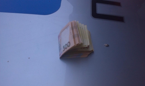 В Бахмуте задержали полицейского при получении 4000 грн взятки