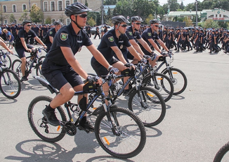 Взвод велосипедной полиции начал работать в Харькове
