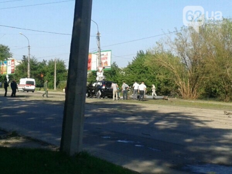Появились фото и видео взорванного в Луганске джипа Плотницкого