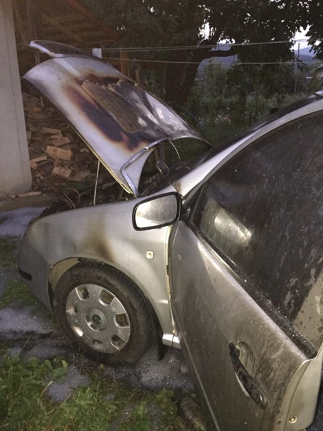 Секретарю горсовета Сколе подожгли авто из-за конфликта с мэром  -  «Воля»
