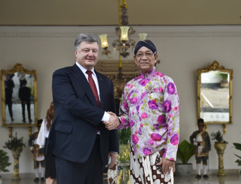 Украина и Индонезия усилят обмен студентами для изучения языков  -  Порошенко