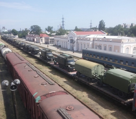 Оккупанты перебросили из России в Крым множество военной техники