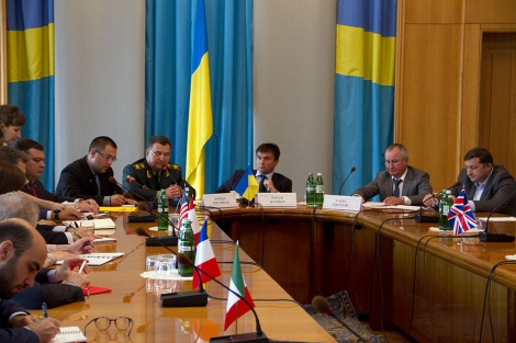Климкин, Грицак и Полторак рассказали послам стран G7 о ситуации в Крыму