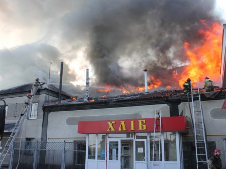 На одном из хлебокомбинатов Харьковщиы произошел масштабный пожар, выгорело 600 кв. м