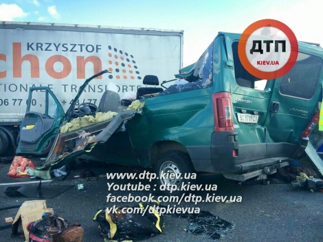 В Польше микроавтобус с украинцами попал в ДТП, пять человек погибли