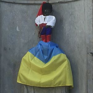 В Брюсселе «Писающего мальчика» одели в костюм казака