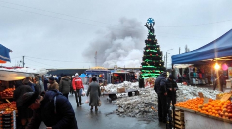 На «Привозе» в Одессе сгорели несколько павильонов с сантехникой и стройматериалами