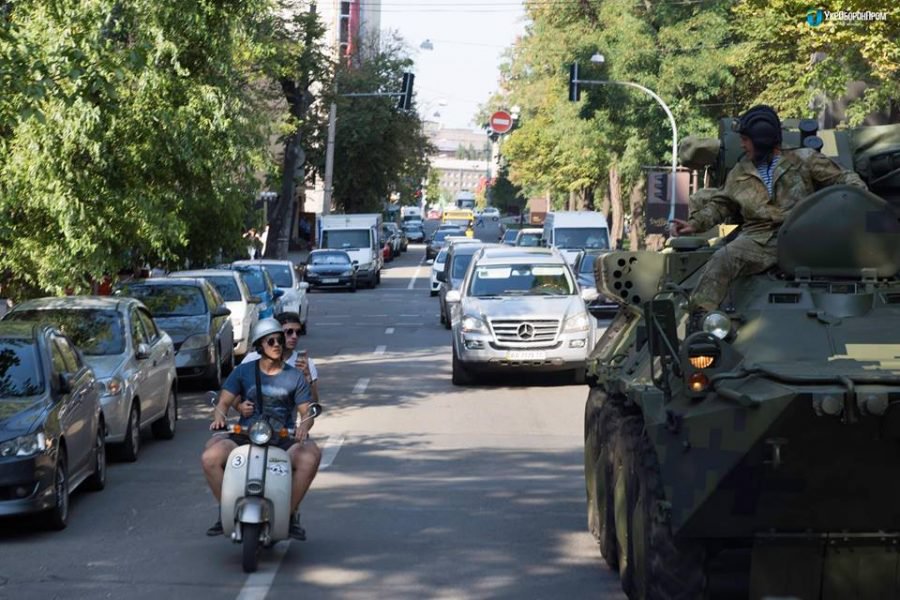 В Киев вошли танки
