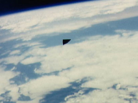 Уфологи обнаружили НЛО на орбитальных снимках NASA