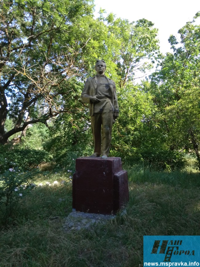 Последний памятник Ленину в Украине «отдыхает» на море