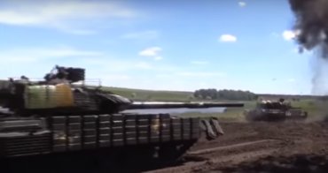 Опубликовано видео мощного танкового прорыва сил ВСУ на Донбассе