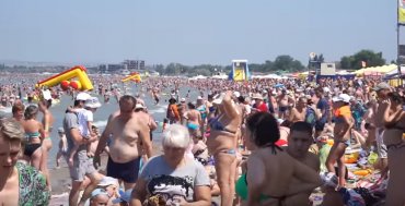 На популярном российском курорте запретили купаться в море