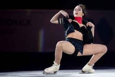 Российская фигуристка после победы на Гран-при Канады устроила стриптиз