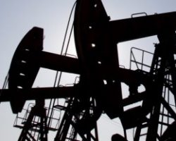 Цены на нефть рекордно рухнули