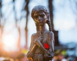 Украина сегодня отмечает День памяти жертв голодоморов