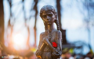 Украина сегодня отмечает День памяти жертв голодоморов